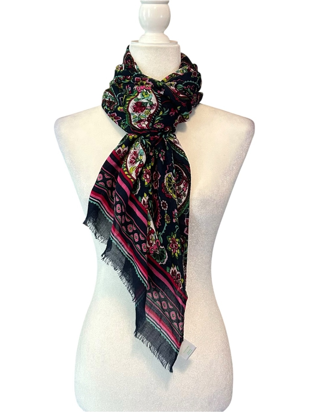 Vera Bradley PETAL PAISLEY Retired SOFT FRINGE SCARF Neck Head Fashion Wrap